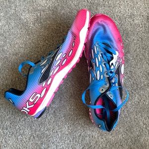 Brooks cross country running shoe Mach featherlite women’s 7 blue pink